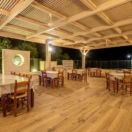 Polyrizos Hotel Rodakino